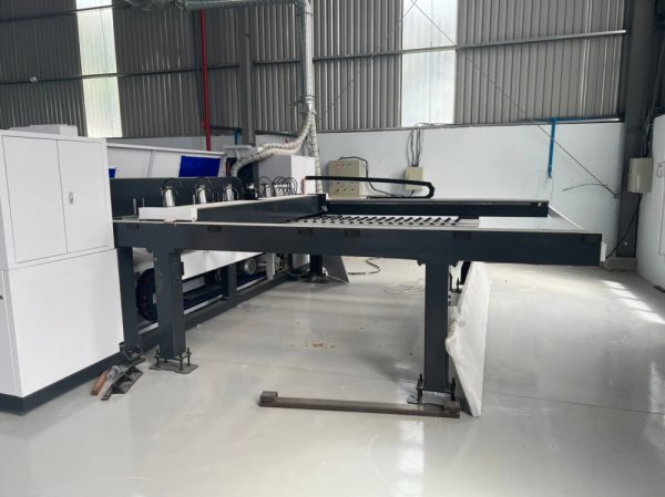 https://cnchoangcuong.com/product/may-cua-panel-saw-cnc-tai-nang-3200mm-ks933/